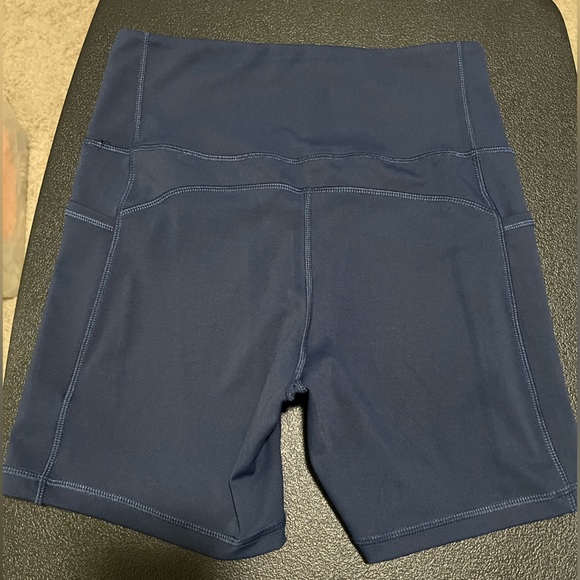 NWOT SHAPERX Active Women's Short. High Waisted Dry-Fit Short with Side Pockets. - Picture 7 of 14